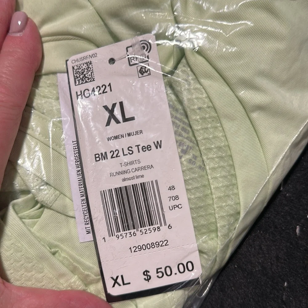 Boston Marathon Adidas long sleeve running - Picture 8 of 10